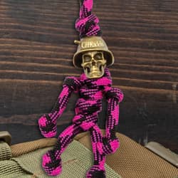 Close up image of the Skull Trooper Pendant Keychain.